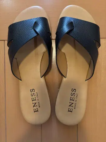 샌들 ENESS