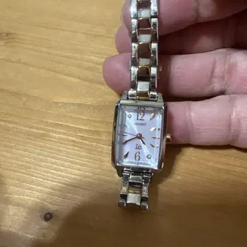 ORIENT iO 솔라 손목시계