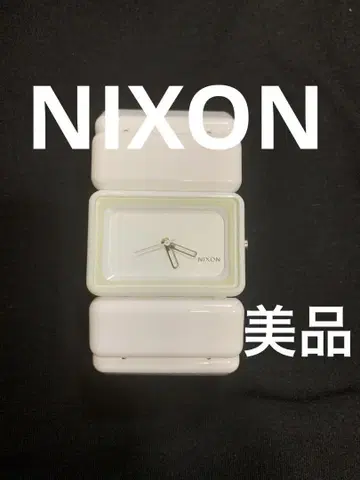 NIXON THE VEGA 화이트 손목시계. 새상품급.