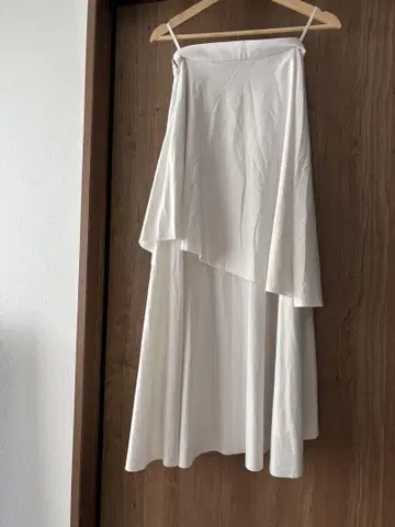 타트라스 프릴 플레어 롱 스커트