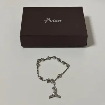 Frica 팔찌