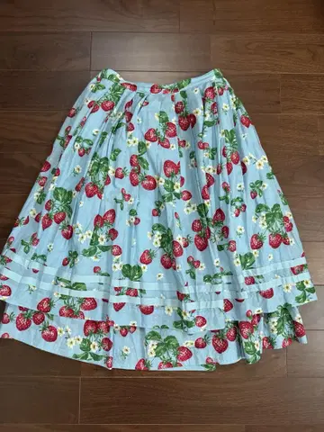 janemarple 딸기 패턴 스커트
