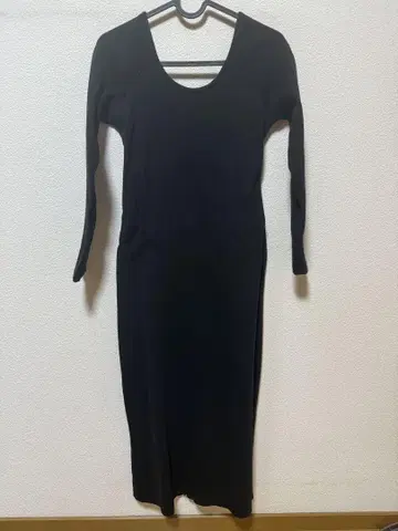 시루무린 백 오픈 패드 포함 원피스 S