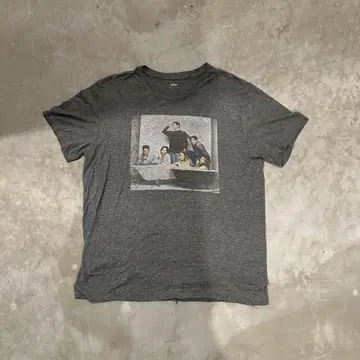 [구제 의류] 그레이 인물T M~L