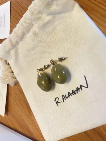 R.ALAGAN 라라간 - OLIVE EARRINGS 올리브 귀걸이