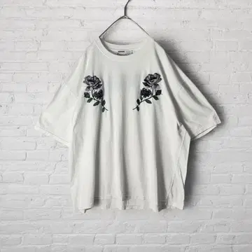 LEGENDA 레전다 반팔 티셔츠 장미 꽃무늬 자수 화이트