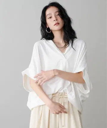LARUTA 화이트 오버 사이즈 셔츠 반소매