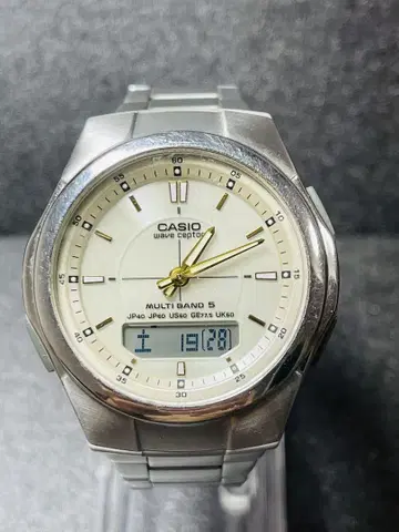 CASIO MULTI BAND 5 실버 시계