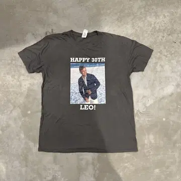 GILDAN HAPPY 30TH LEO! 티셔츠 L 사이즈
