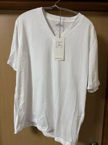 MAATEE&SONS SUVIN MUKO V NECK TEE 무코V