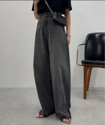 다크 그레이 하이웨스트 와이드 레그 데님