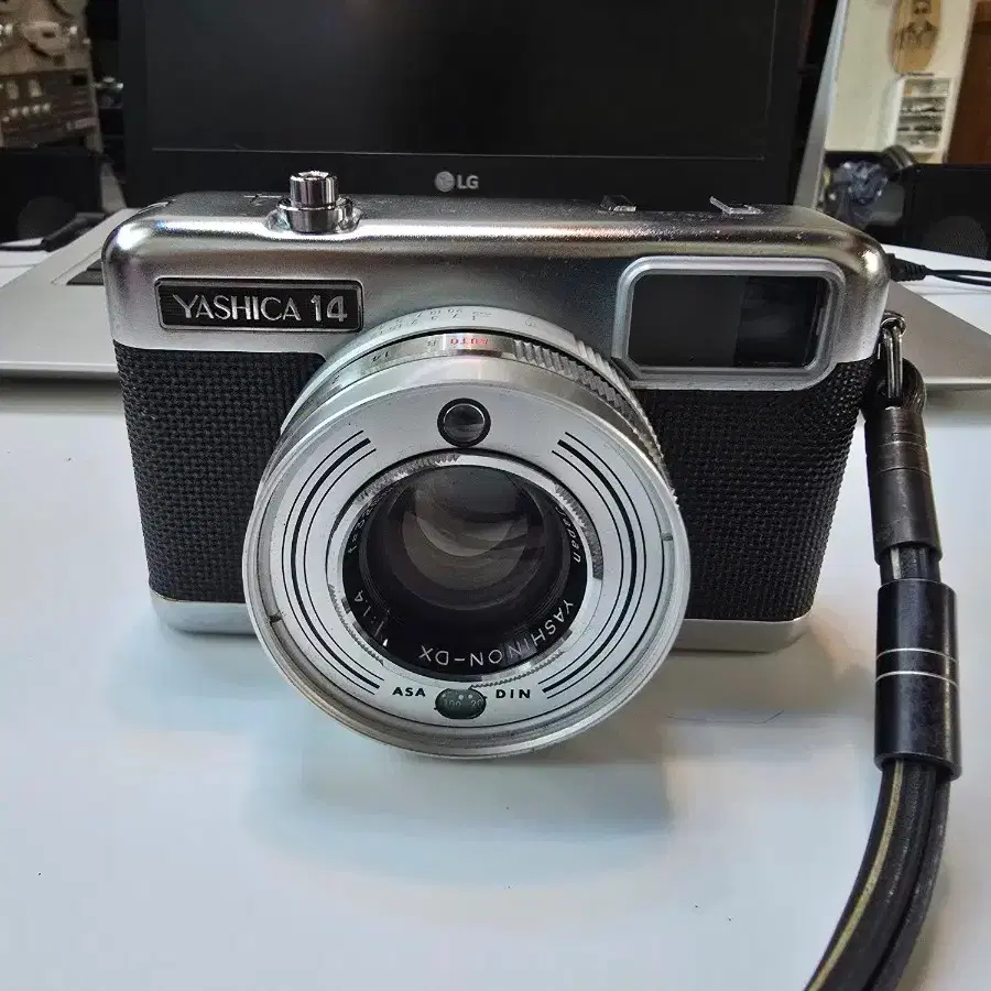 YASHICA Half 14 フィルムカメラ YASHICA half 14 ＋ half 17 セット