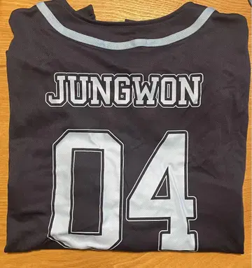 정원 유니폼 트레이딩 카드 포함
