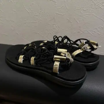teva 샌들