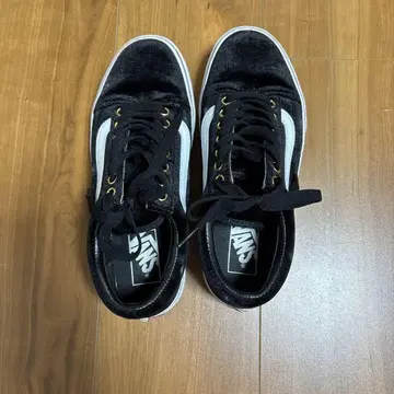 VANS 블랙 스웨이드 스니커즈