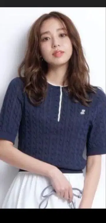 새상품 저스길리티 네이비 케이블 니트 반팔 상의 가격 인하 요청