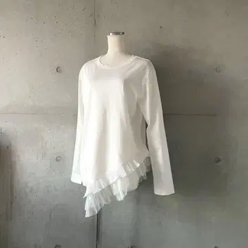 택 포함 새 상품 튤 프릴 롱 티셔츠 롱T 화이트 FREE