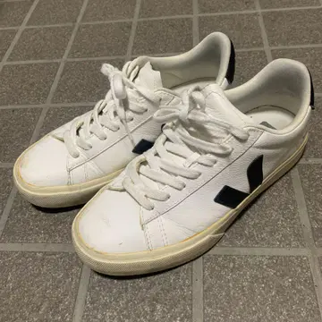 VEJA 화이트 스니커즈 25cm