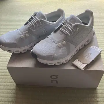 On Cloud 6 글레이셔 화이트 스니커즈 사이즈 24cm