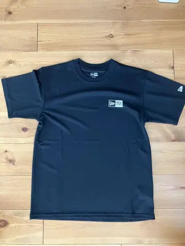 NEW ERA 반팔 티셔츠 블랙 M