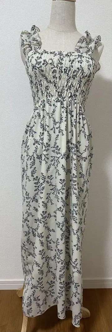 새상품급 스나이델 꽃무늬 원피스