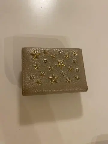 jimmychoo 골드 별 모양 스터드 3단 폴더형 지갑