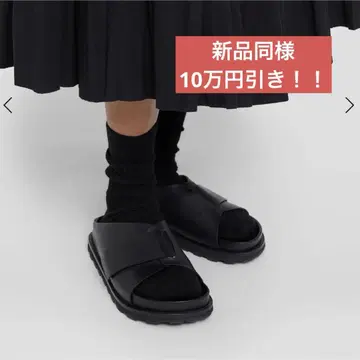 질샌더 가죽 크로스 스트랩 샌들