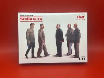 ICM 1/35 소비에트 고급 관료 & 요시프 스탈린 수상