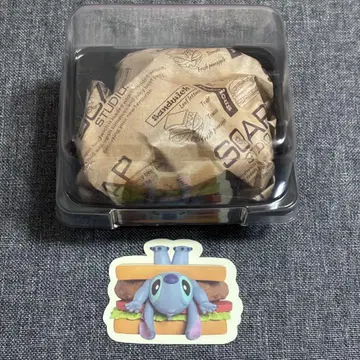 스티치 샌드위치 피규어
