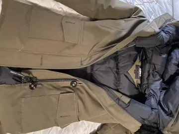 CANADA GOOSE 올리브 다운 자켓