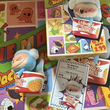 러브부 wacky mart 피규어