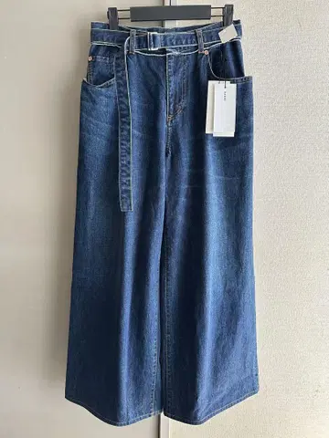 [새상품급] SACAI BELTED WIDE-LEG DENIM PANTS