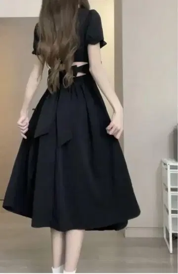블랙 반팔 원피스 백리본
