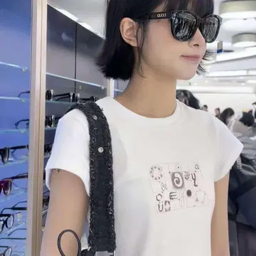 COYSEIO 화이트 반팔 티셔츠