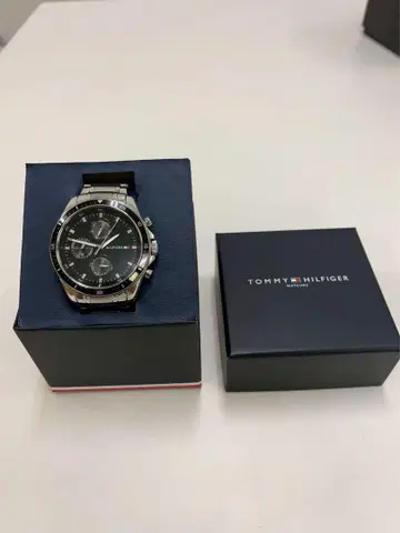 TOMMY HILFIGER 쿼츠 손목시계