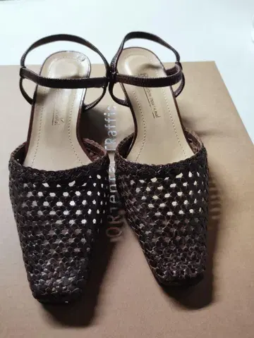 리즈어반 트래디셔널 브라운 메쉬 디자인 뮬 23cm