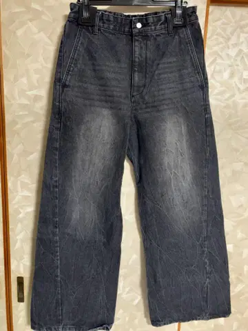 CURVED FLARE DENIM SLACKS 페이디드 블랙