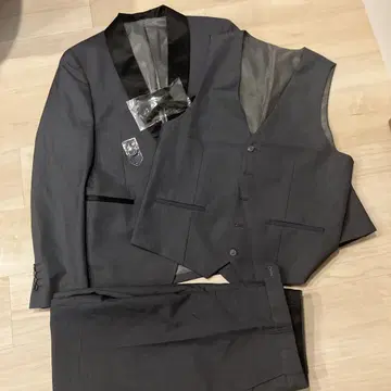 턱시도 M 사이즈