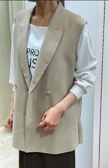 베이지 메쉬 베스트