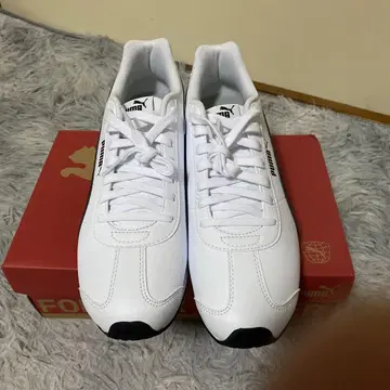 PUMA 화이트/블랙 스니커즈 새상품 27.5cm