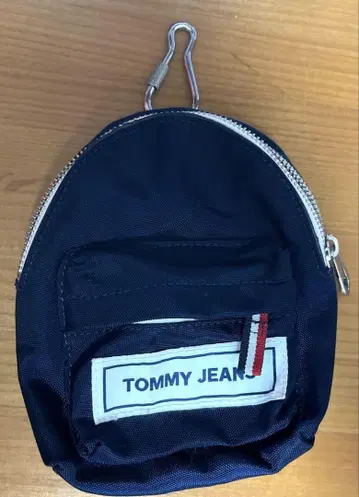 TOMMY JEANS 네이비 백팩형 파우치
