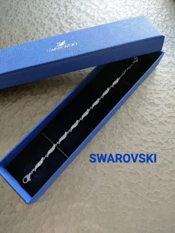 새상품급 SWAROVSKI 실버 팔찌 스와로브스키