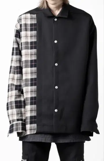 SNAPPED PANEL SWITCHING SHIRT