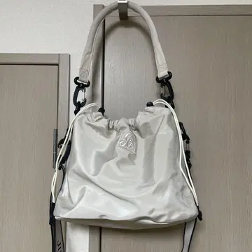 주멜로 숄더백