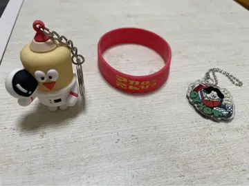 캐릭터 키링과 러버 밴드 세트
