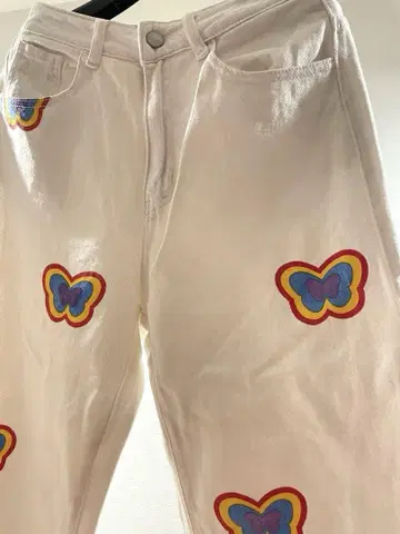 버터플라이 프린트 화이트 데님 팬츠 데미지 데님