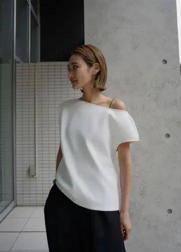 ELLIE 오프숄더 상의