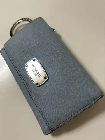 MICHAEL KORS 라이트 블루 키케이스