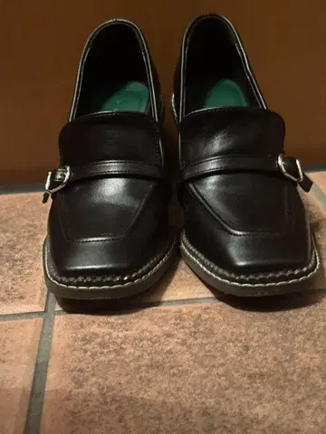 로퍼 블랙 와이드 힐 23.5cm 거의 미사용
