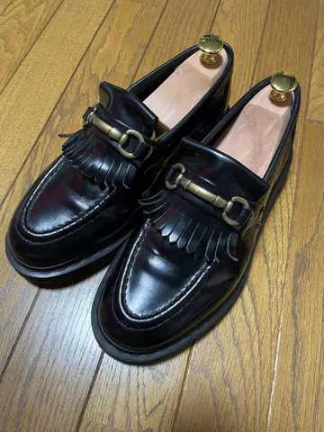 Dr. Martens Adrian Snaffle 블랙 로퍼